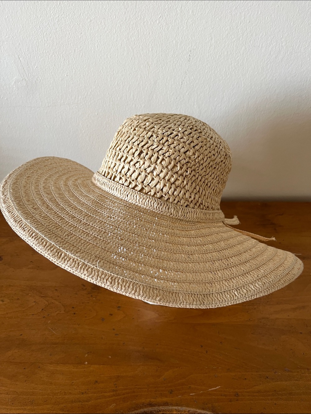 Neutral Straw Wide-Brim Sun Hat